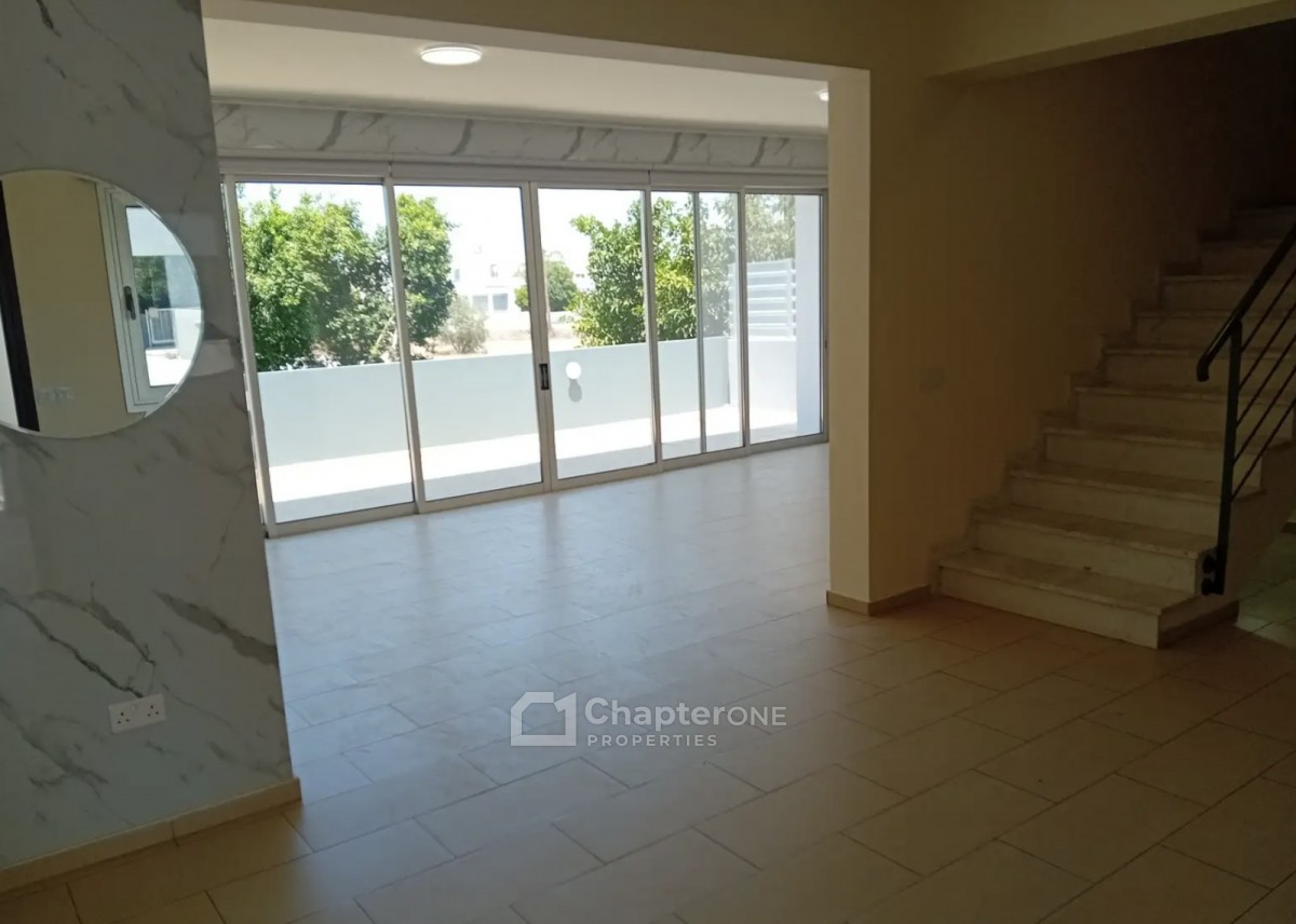 Detached Villa For Rent  in  Geri