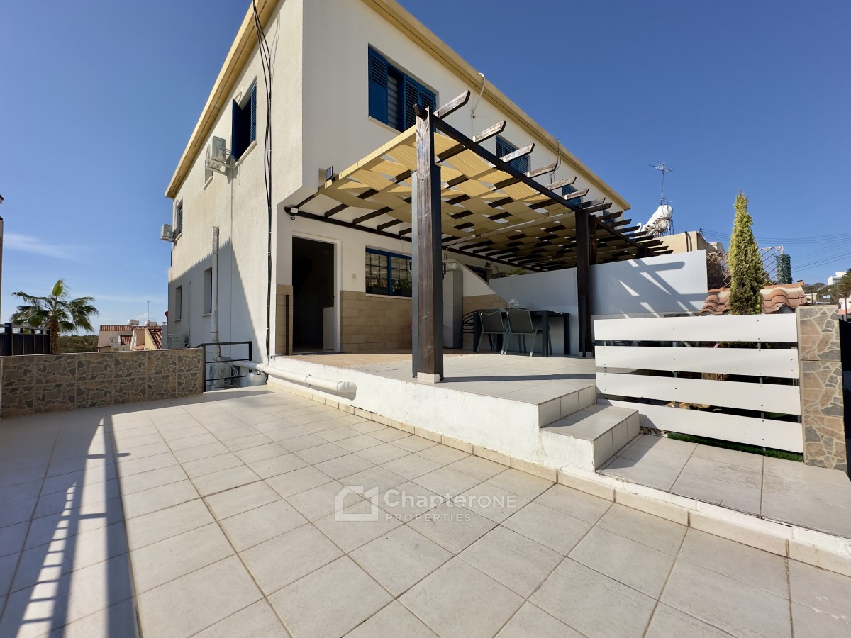 Semi Detached Villa For Sale  in  Kato Paphos - Universal