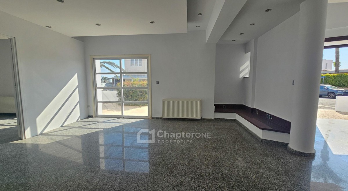 Semi Detached Villa For Sale  in  Deftera Pano