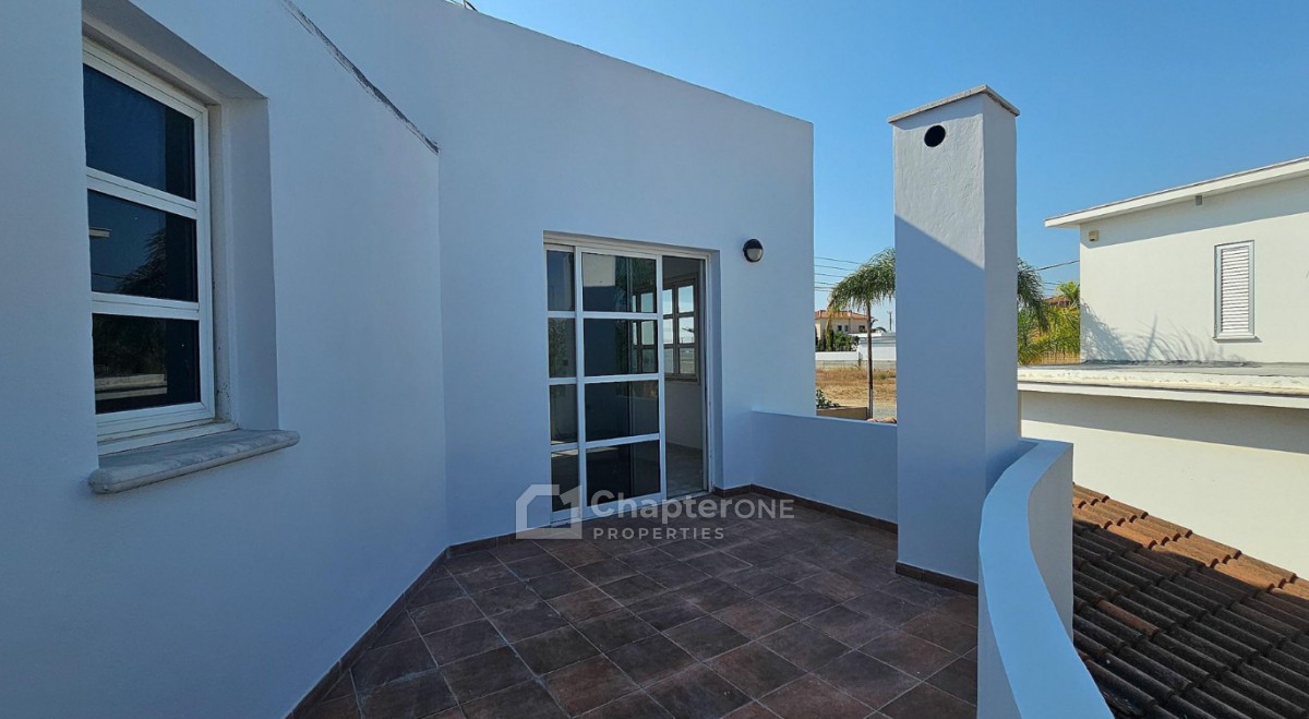 Semi Detached Villa For Sale  in  Deftera Pano