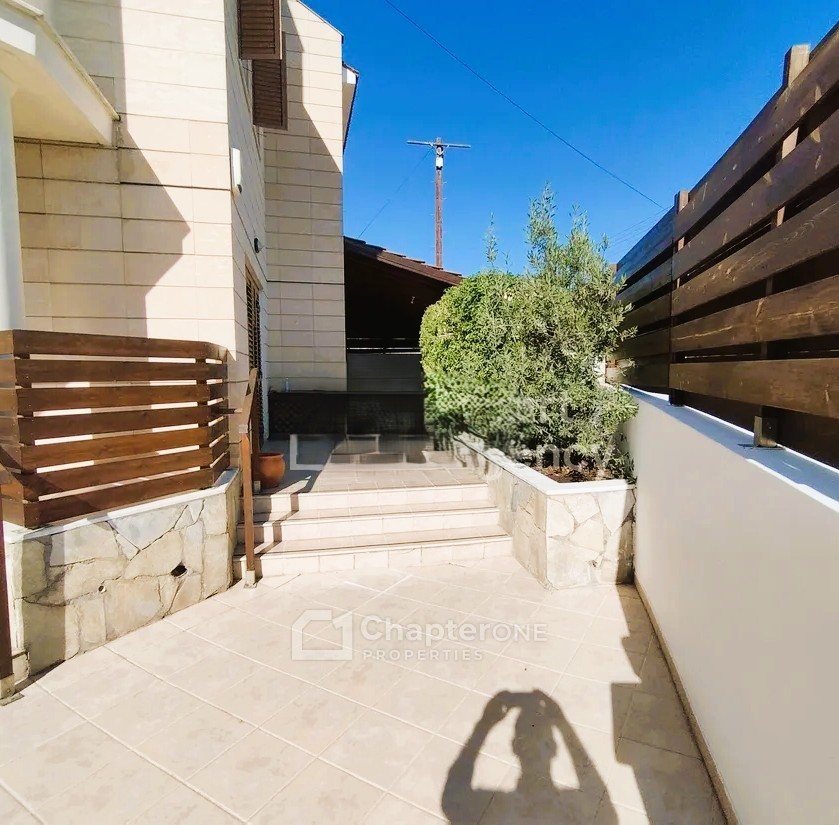 Detached Villa For Sale  in  Strovolos - Chryseleousa