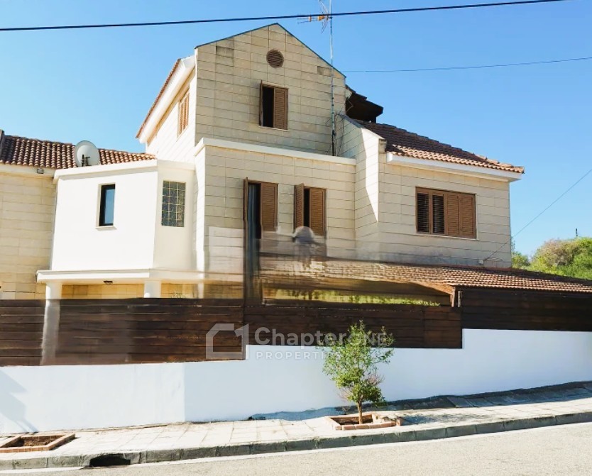 Detached Villa For Sale  in  Strovolos - Chryseleousa