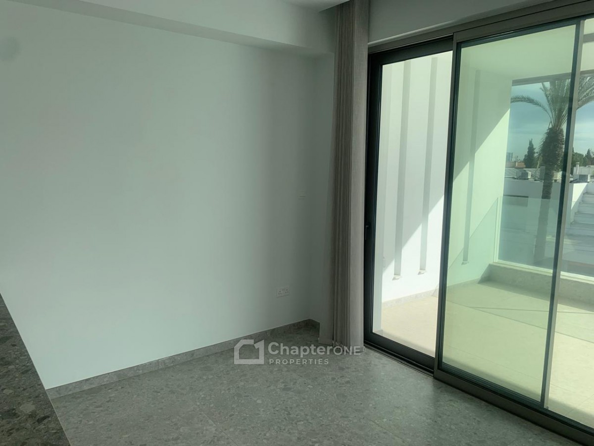 Apartment For Rent  in  Platy