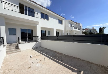 Empa, Paphos Townhouse For Sale | C9639