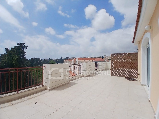 Penthouse For Sale  in  Kato Paphos - Universal
