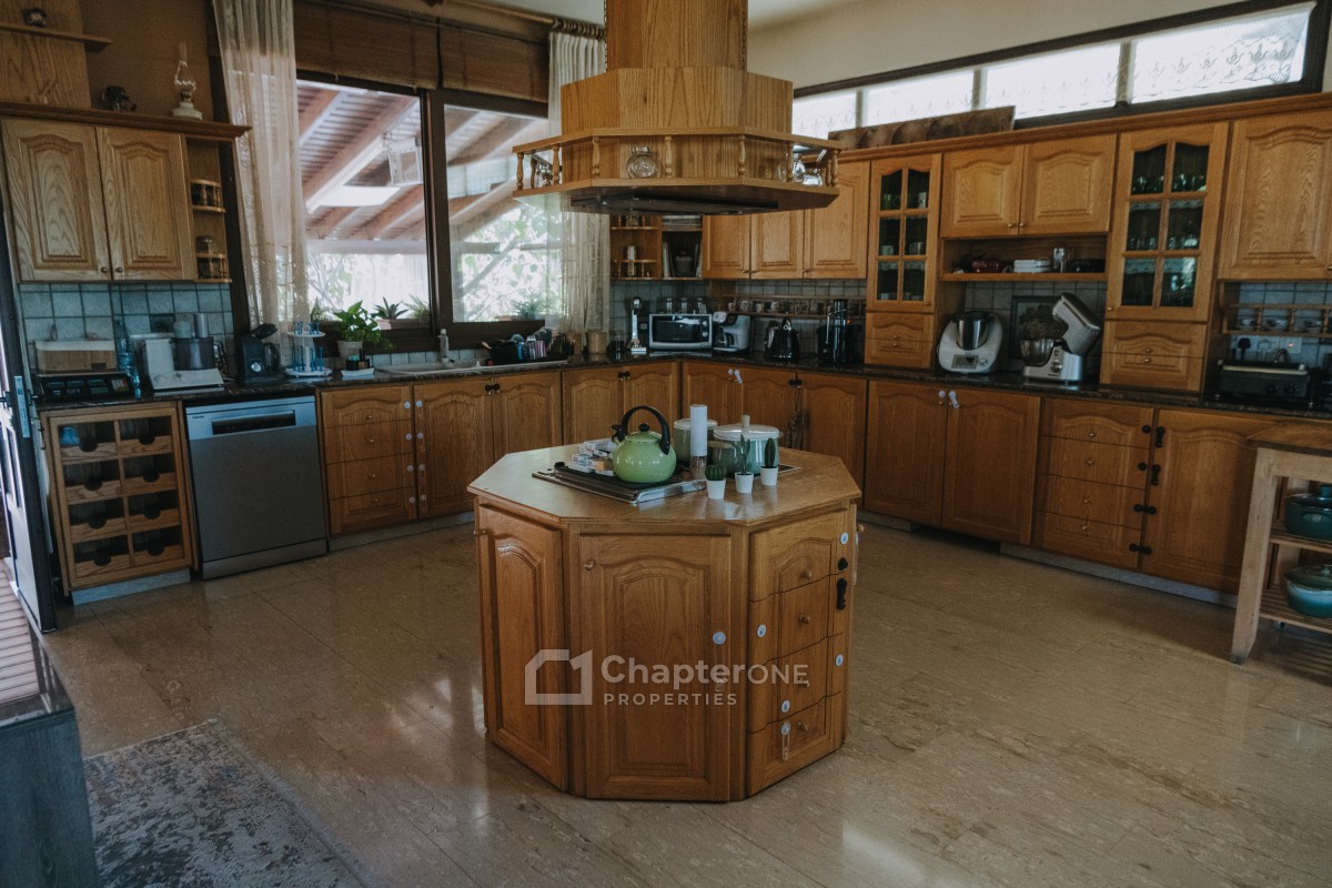 Detached Villa For Sale  in  Galata