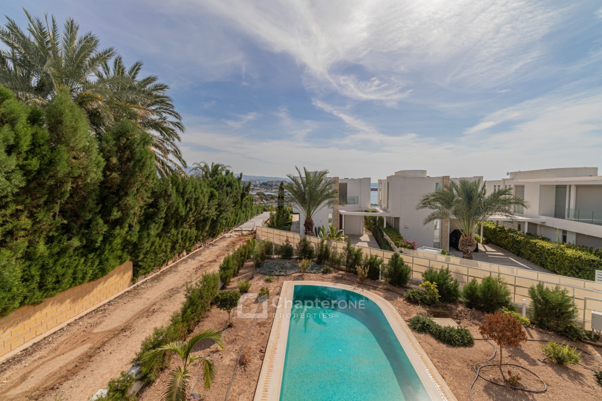 Villas / Houses in Coral Bay