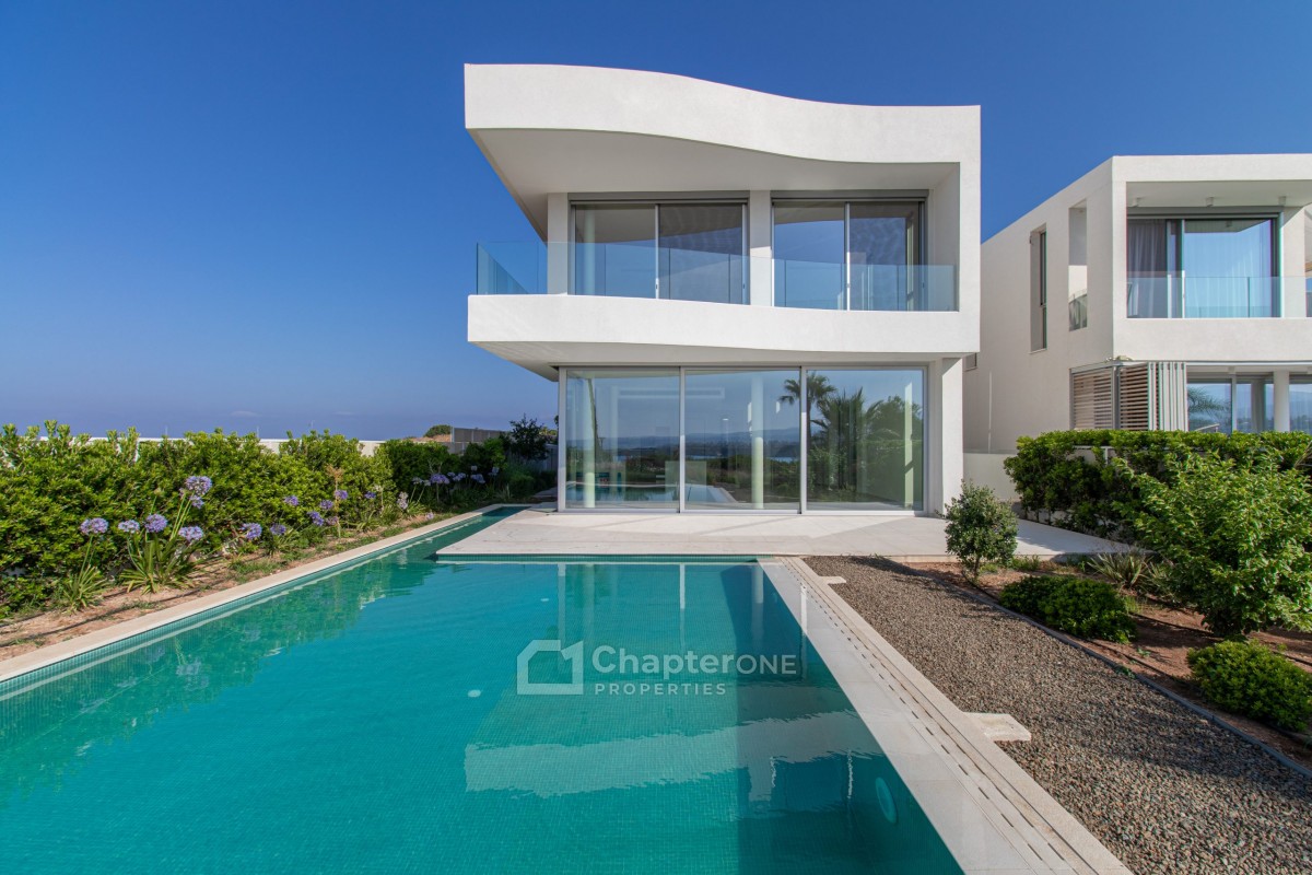 Villas / Houses in Coral Bay