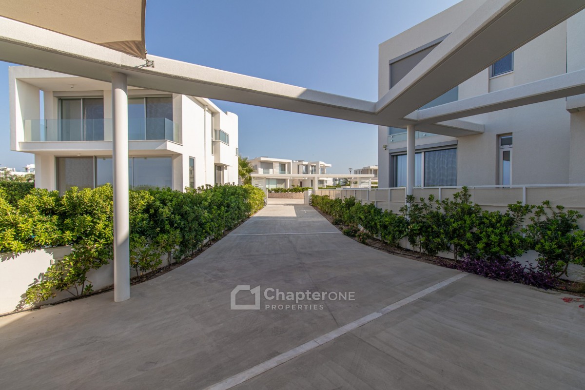 Villas / Houses in Coral Bay
