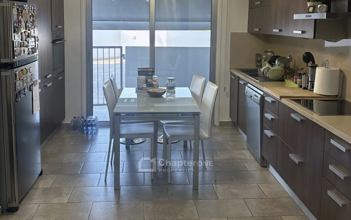 Detached Villa For Rent  in  Geri