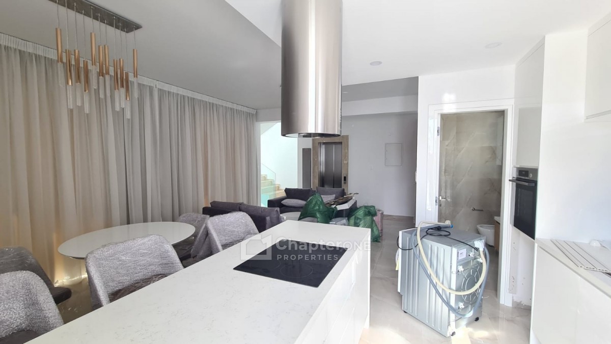 Detached Villa For Sale  in  Chlorakas