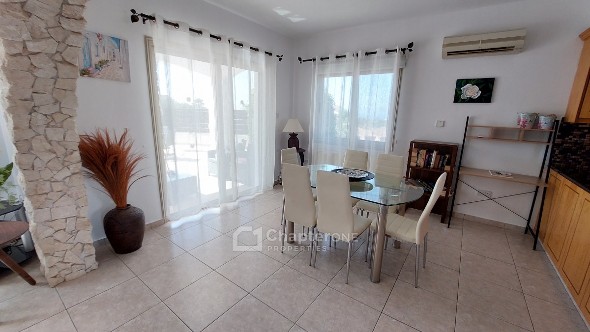 Detached Villa For Sale  in  Peyia