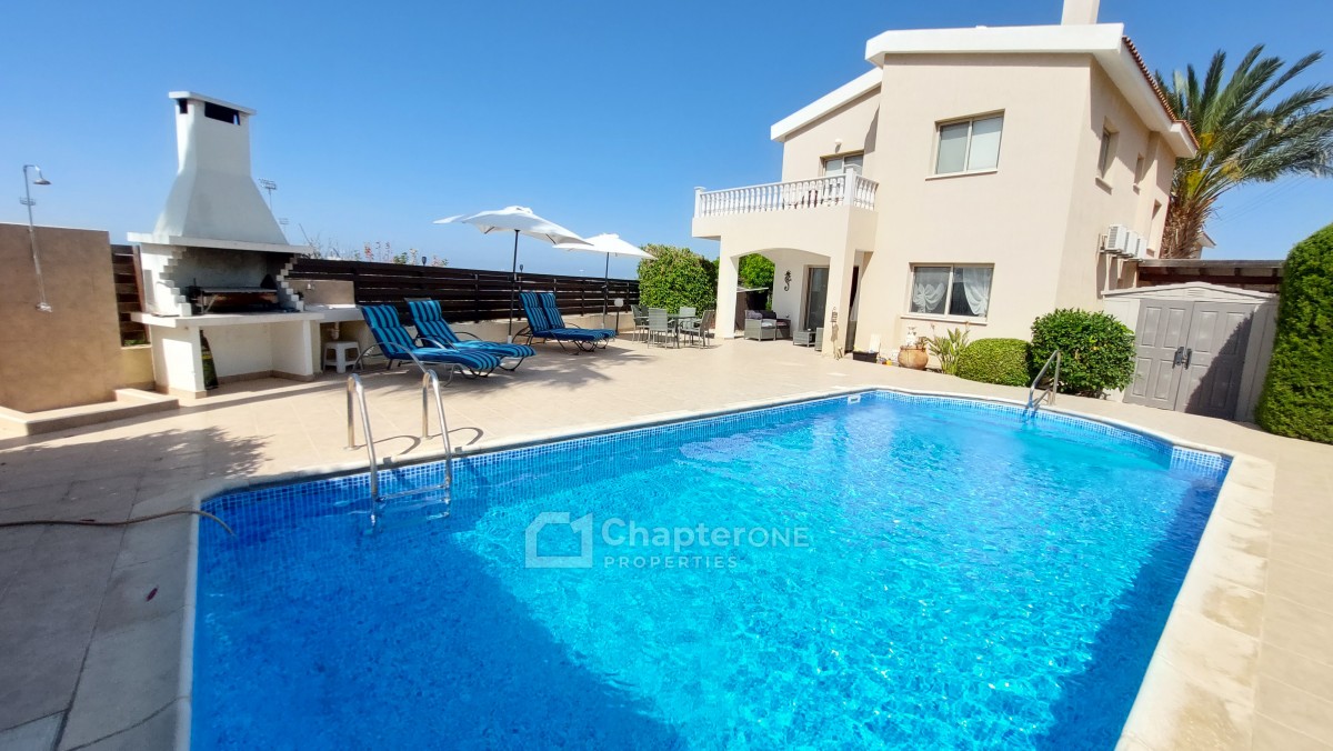 Detached Villa For Sale  in  Peyia