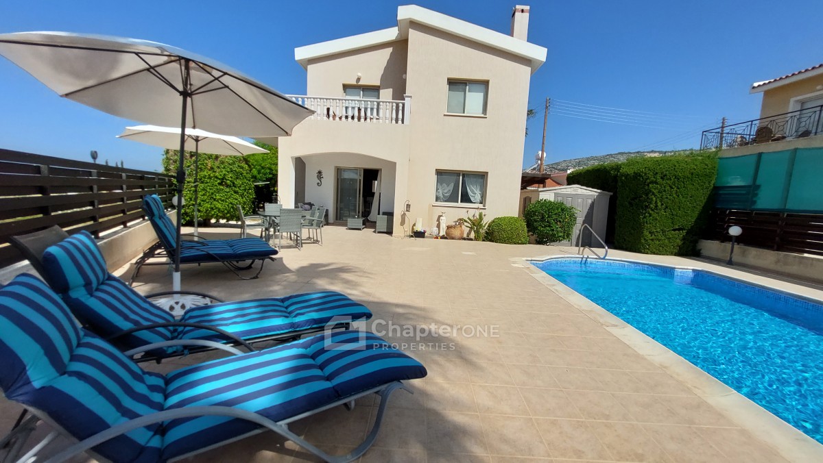 Detached Villa For Sale  in  Peyia