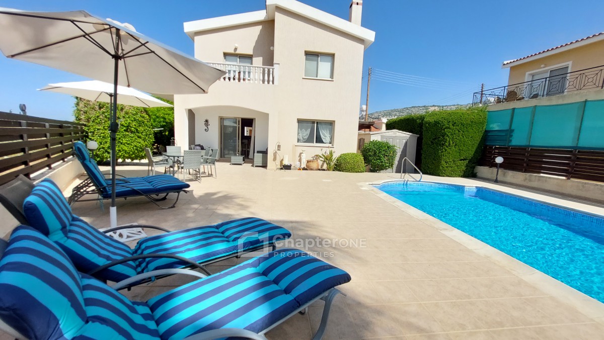 Detached Villa For Sale  in  Peyia