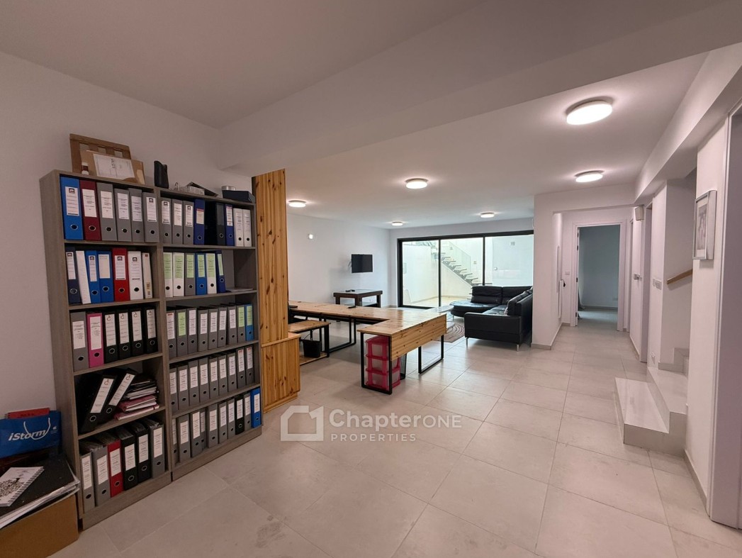 Detached Villa For Rent  in  Palouriotissa