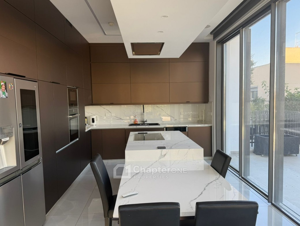 Detached Villa For Rent  in  Palouriotissa