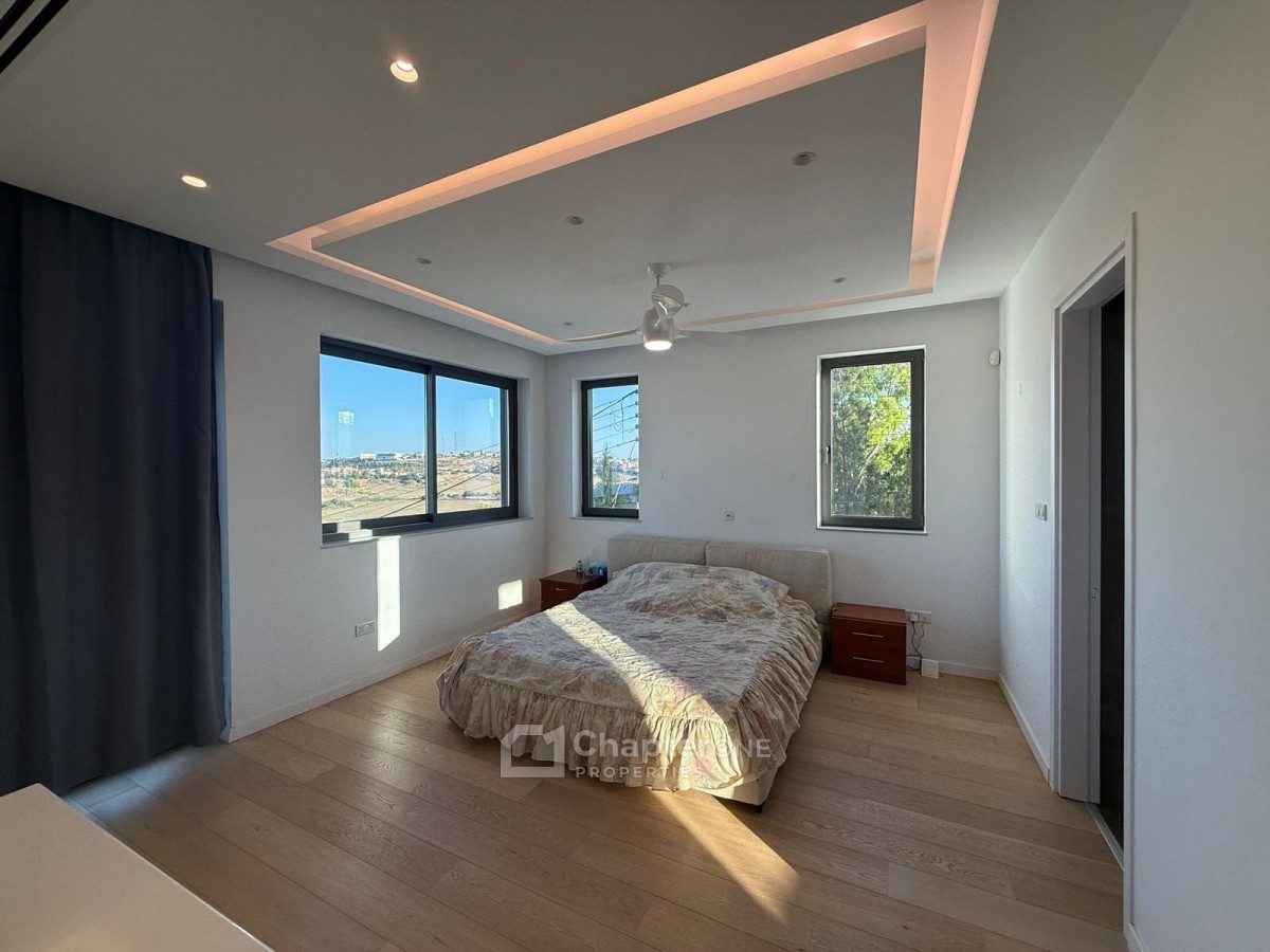 Detached Villa For Rent  in  Palouriotissa