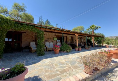 Episkopi, Paphos Traditional House For Sale | C11912