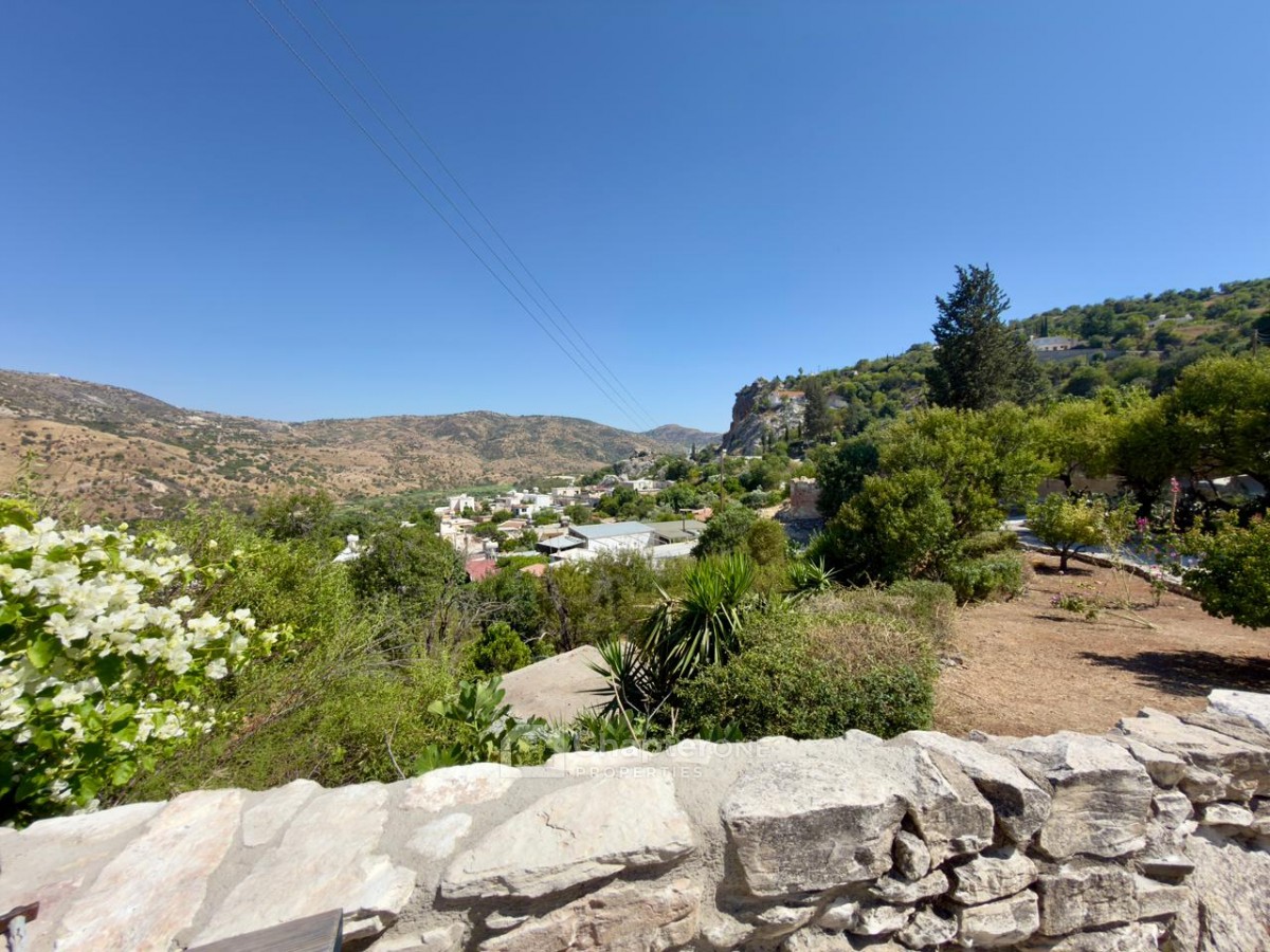 Traditional House For Sale  in  Episkopi
