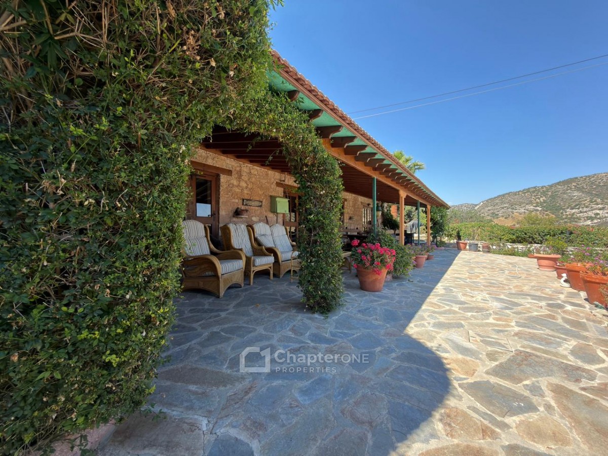 Traditional House For Sale  in  Episkopi
