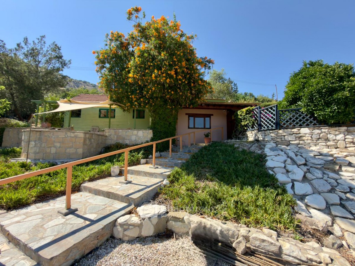 Traditional House For Sale  in  Episkopi