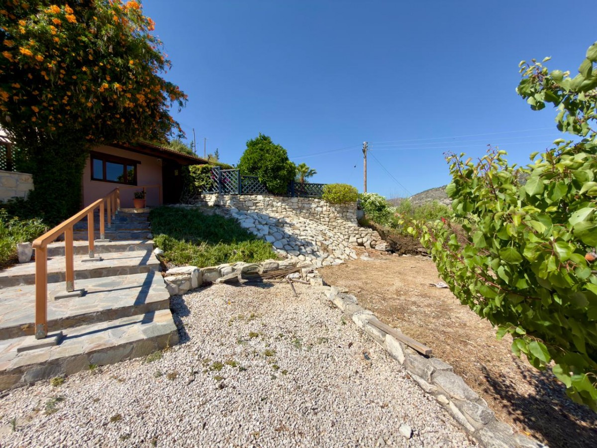 Traditional House For Sale  in  Episkopi