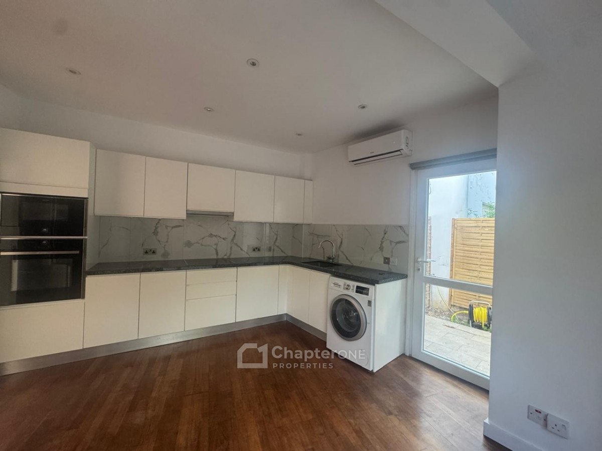 Detached Villa For Sale  in  Egkomi