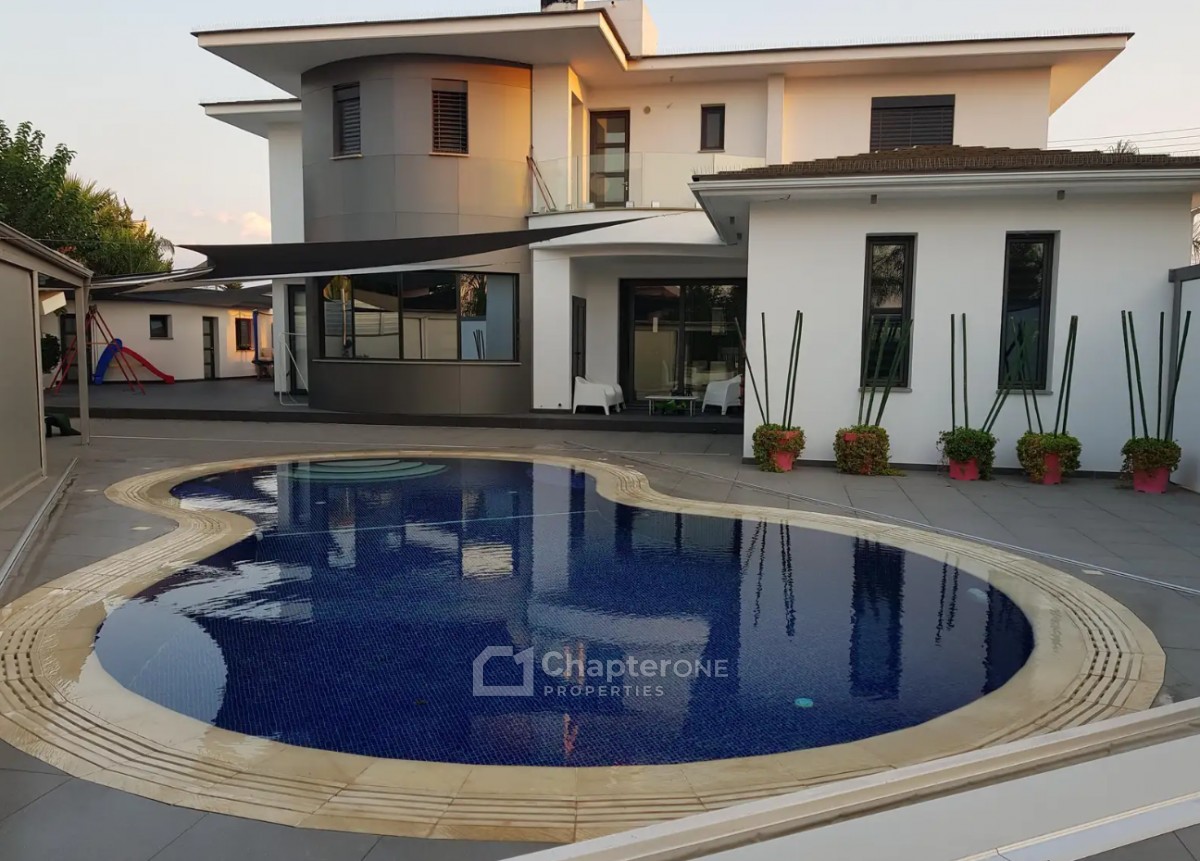Detached Villa For Rent  in  Kokkinotrimithia