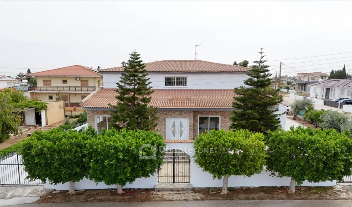 Detached Villa For Sale  in  Palaiometocho