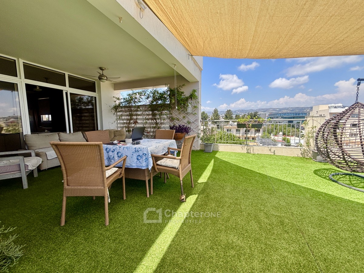 Penthouse For Sale  in  Paphos Town