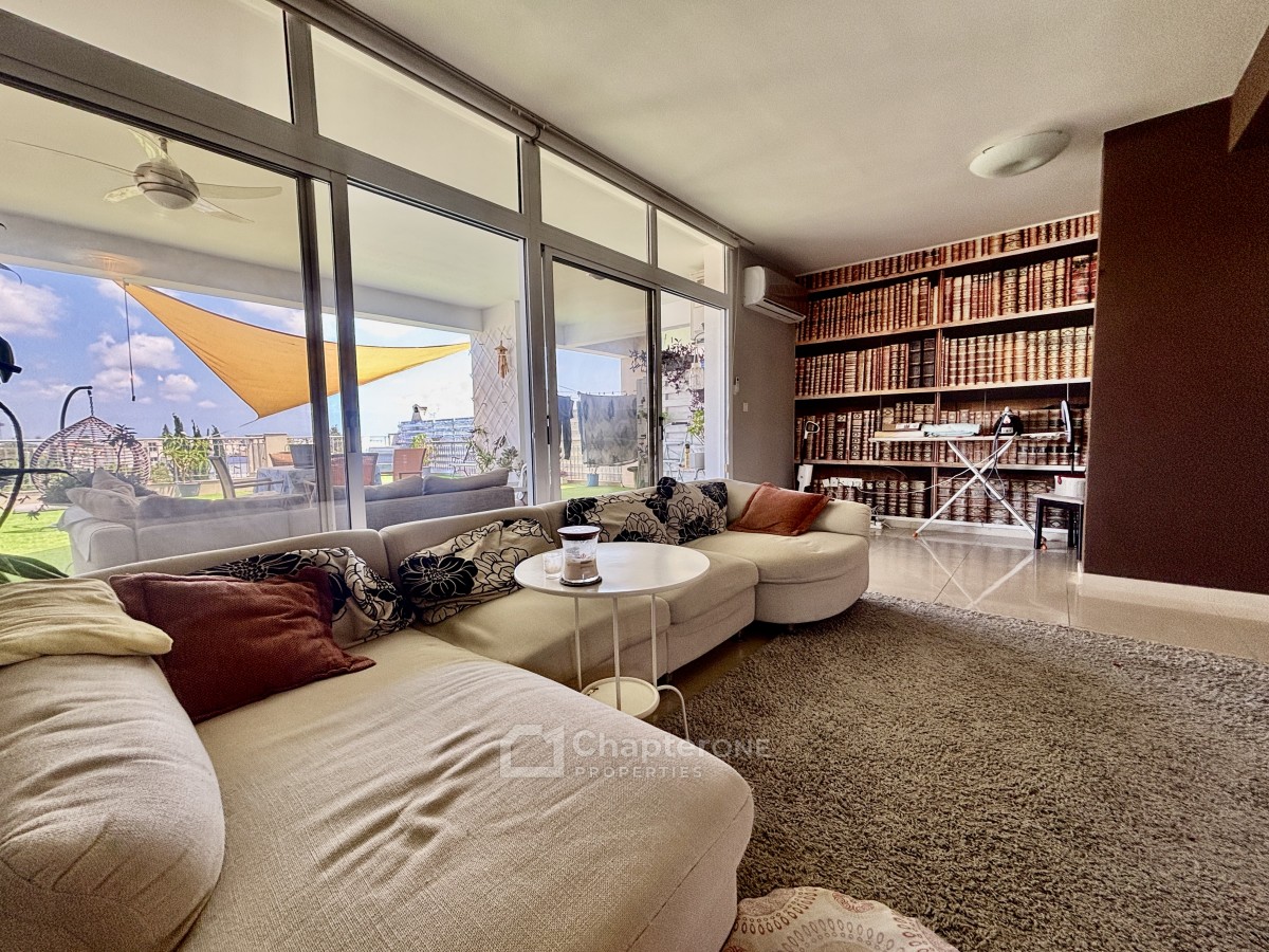 Penthouse For Sale  in  Paphos Town