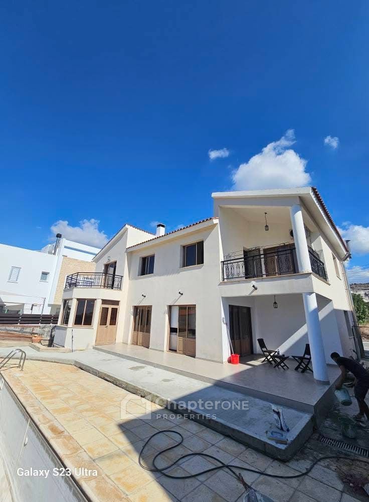 Detached Villa For Sale  in  Geroskipou