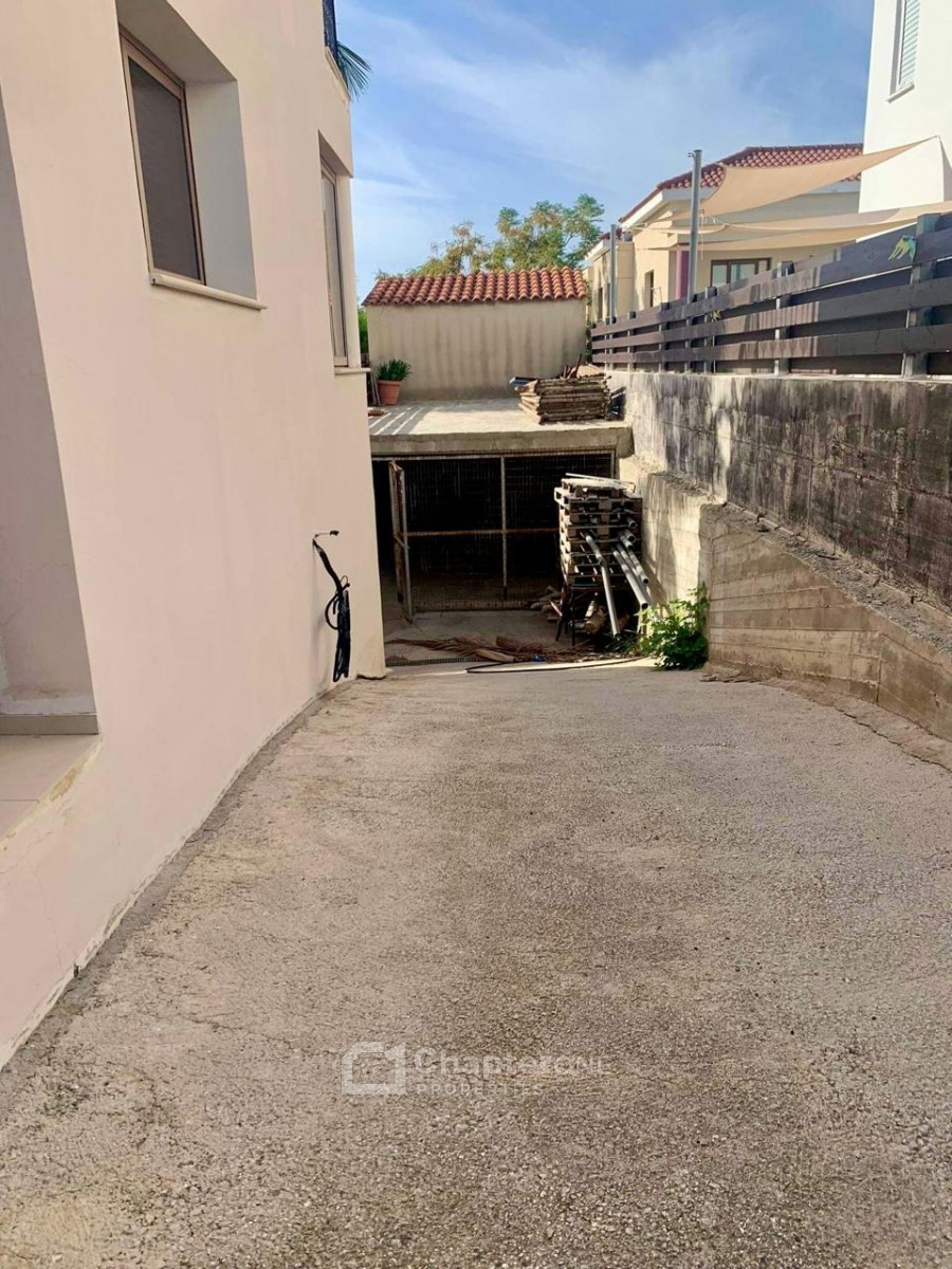 Detached Villa For Sale  in  Geroskipou