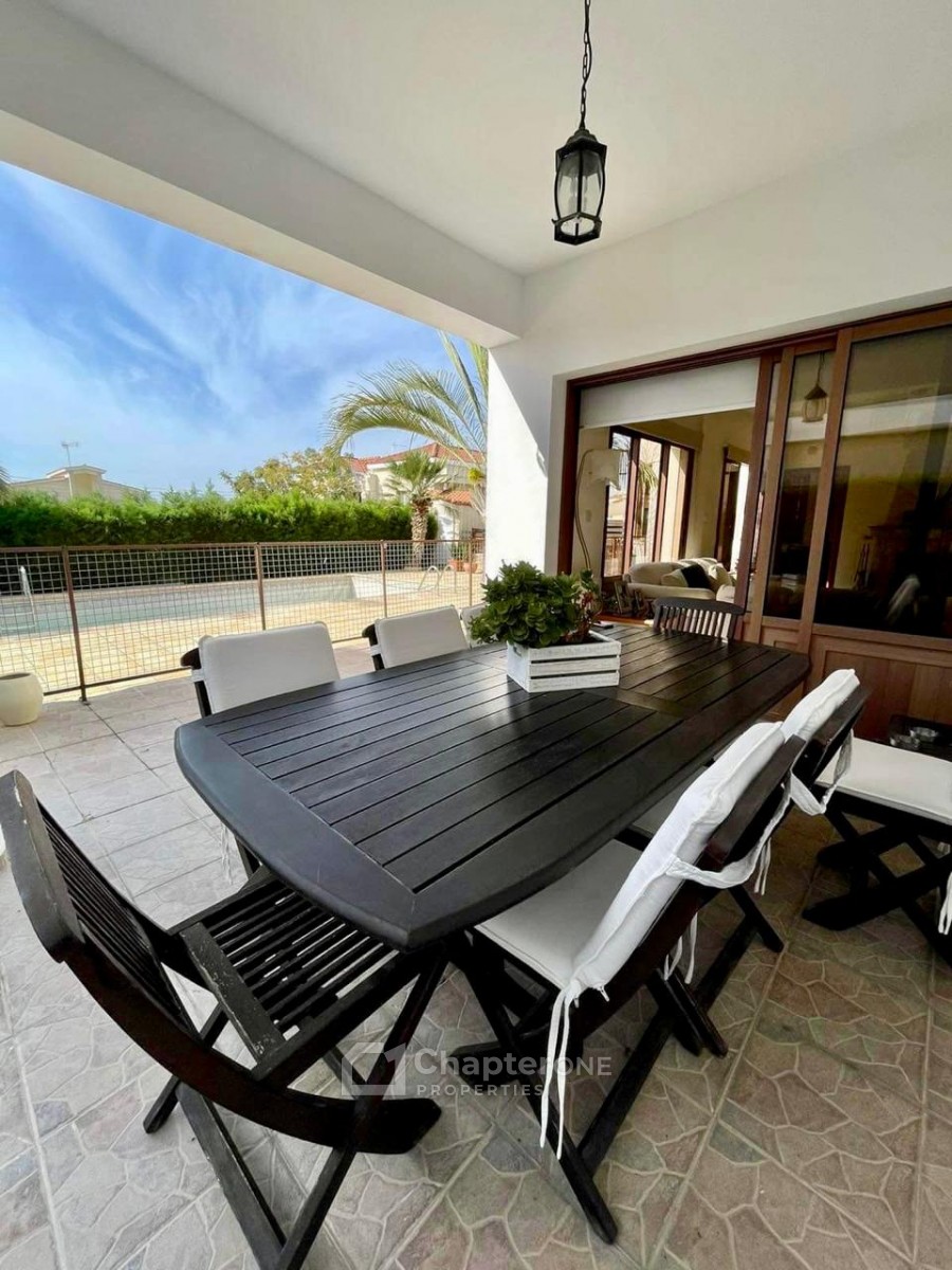 Detached Villa For Sale  in  Geroskipou