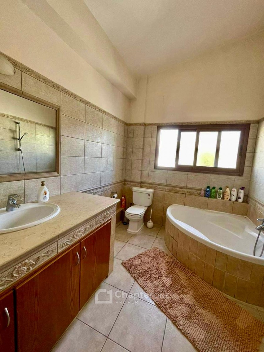 Detached Villa For Sale  in  Geroskipou