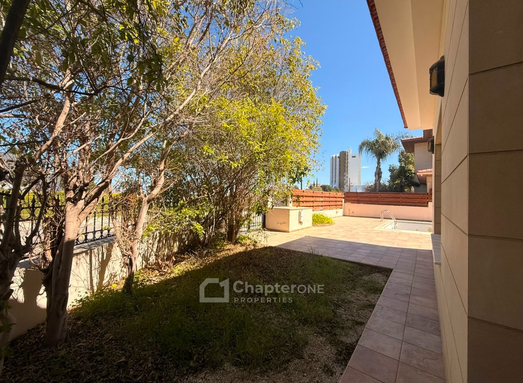 Detached Villa For Sale  in  Platy