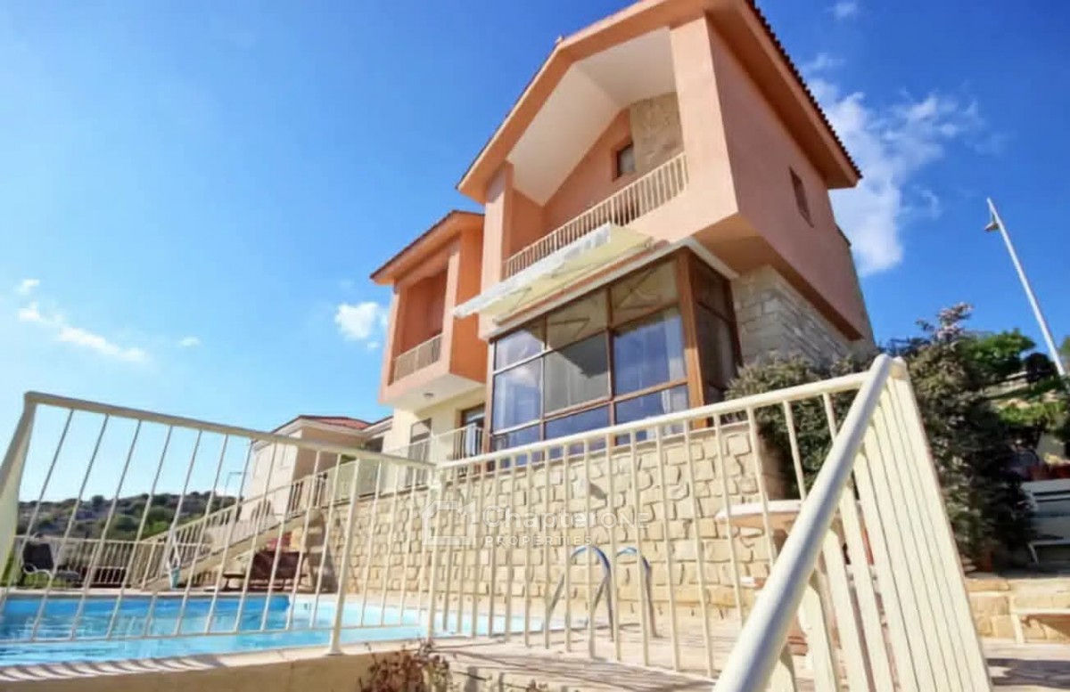Detached Villa For Rent  in  Geroskipou