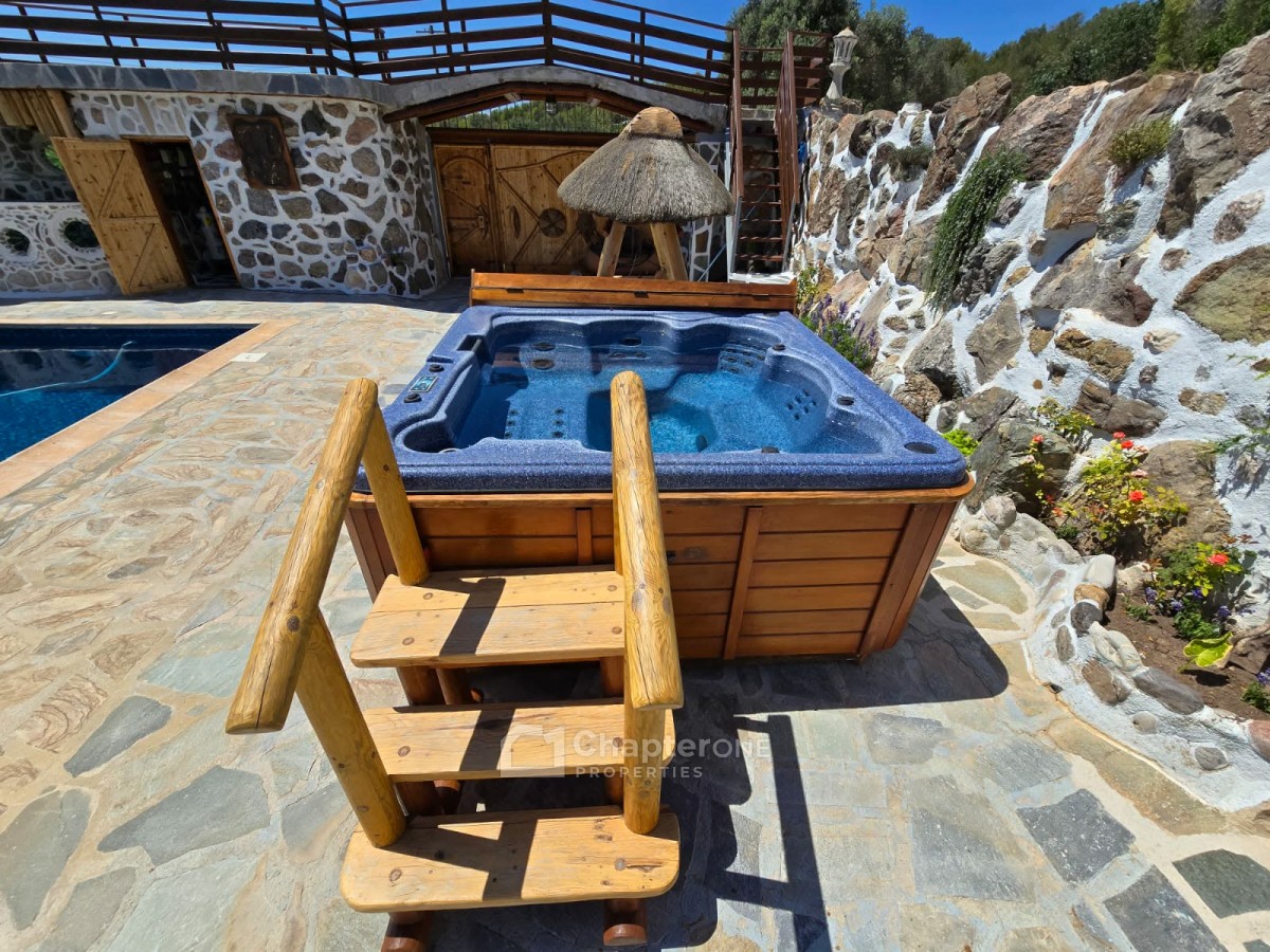Detached Villa For Sale  in  Milia