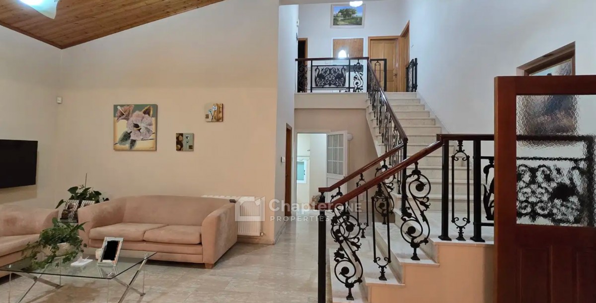 Detached Villa For Sale  in  Palaiometocho