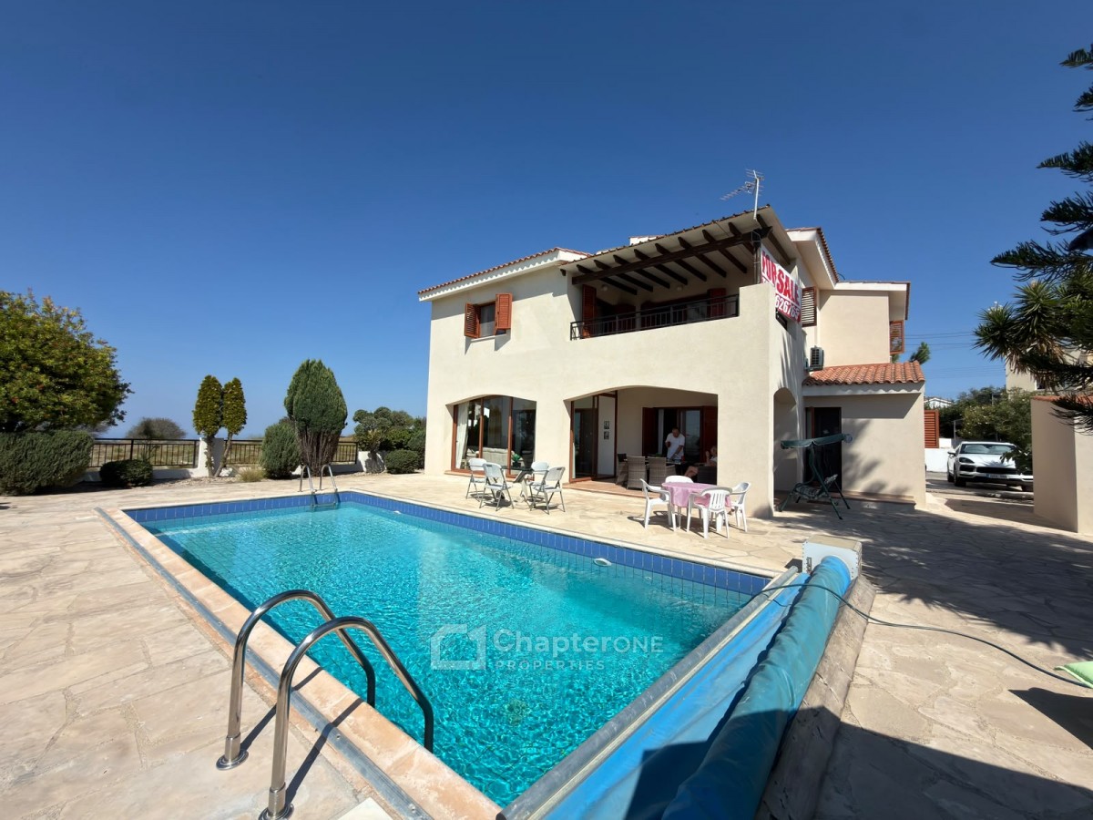 Detached Villa For Sale  in  Tsada