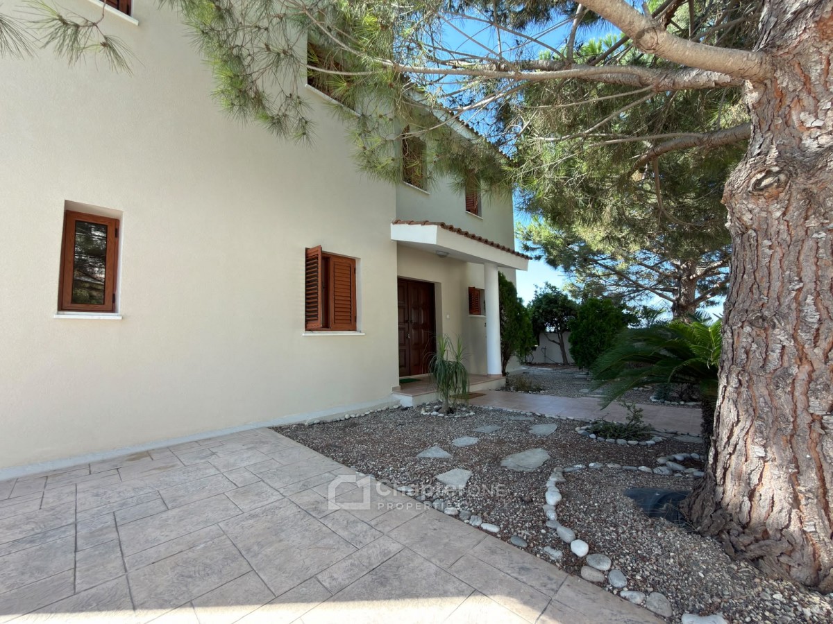 Detached Villa For Sale  in  Tsada