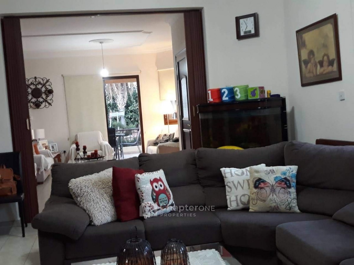 Detached Villa for sale in Empa