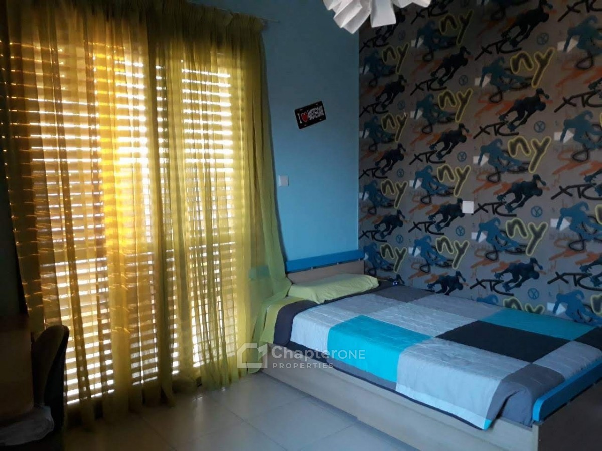 Detached Villa for sale in Empa