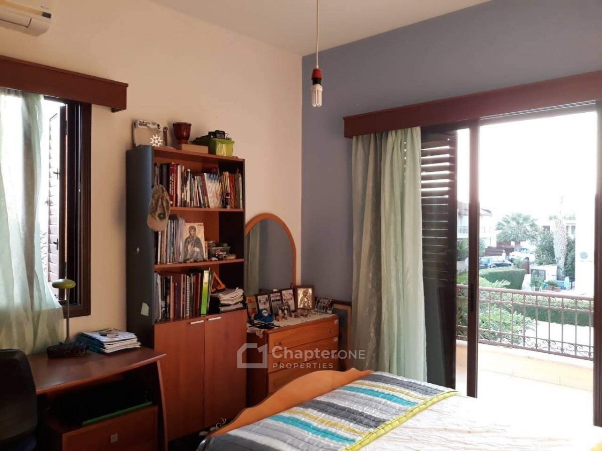 Detached Villa for sale in Empa