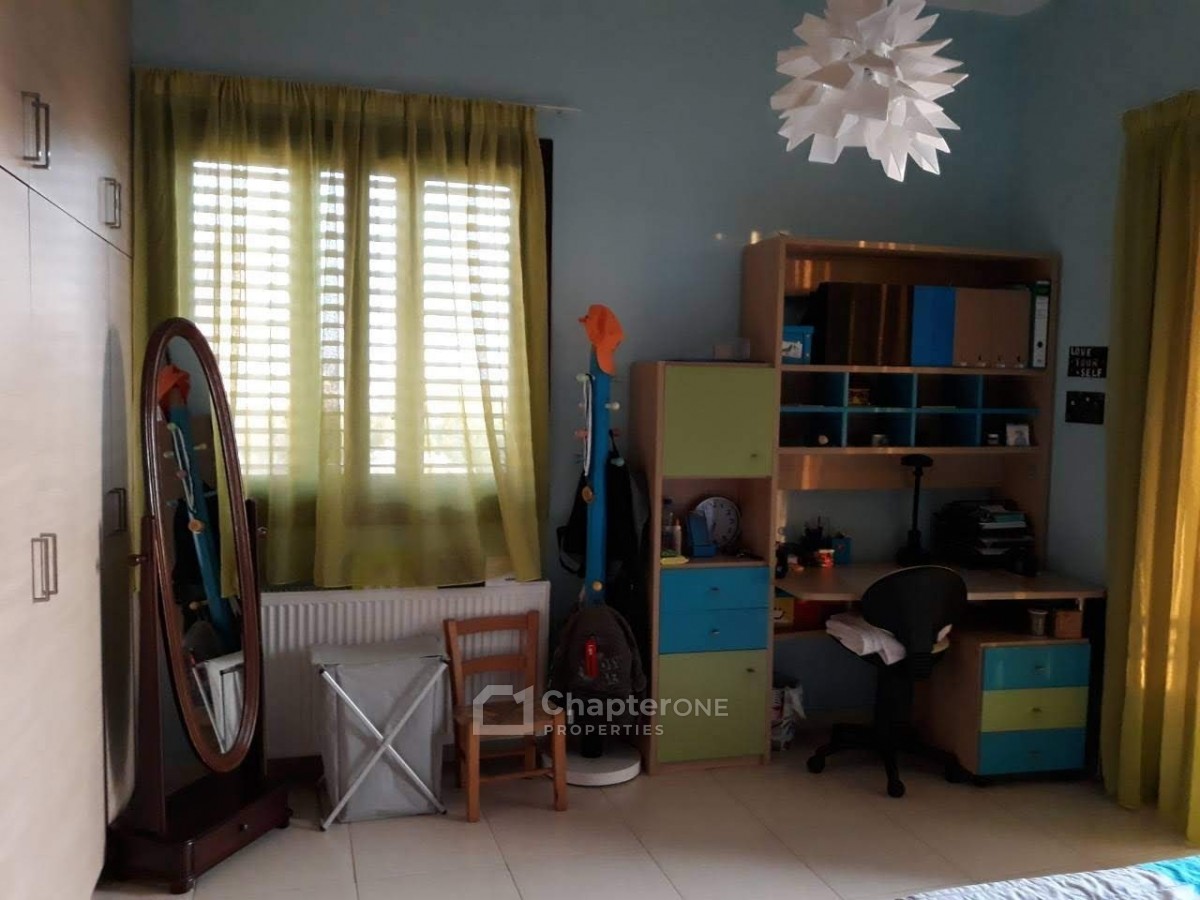 Detached Villa for sale in Empa