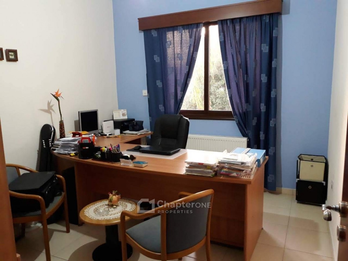 Detached Villa for sale in Empa