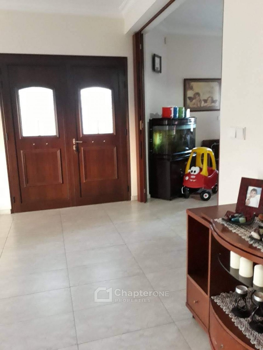 Detached Villa for sale in Empa