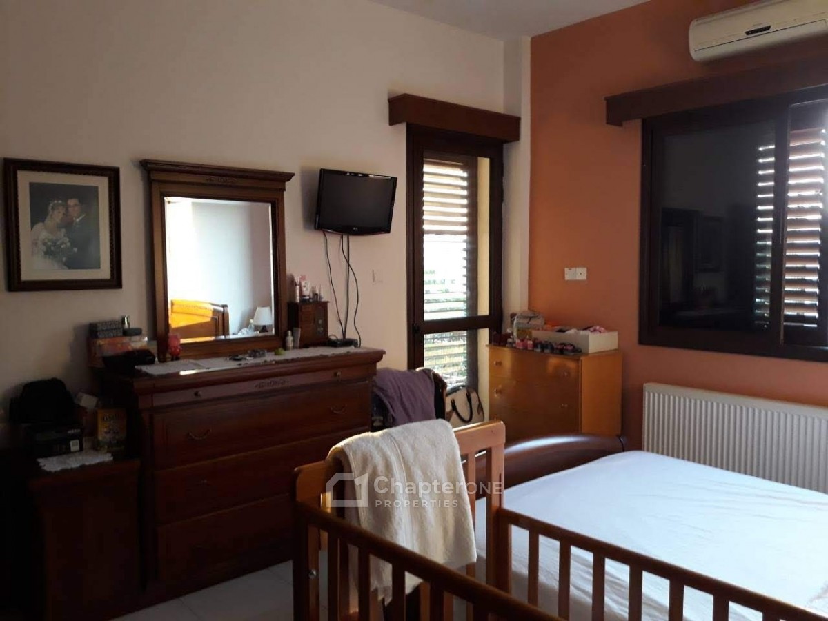 Detached Villa for sale in Empa