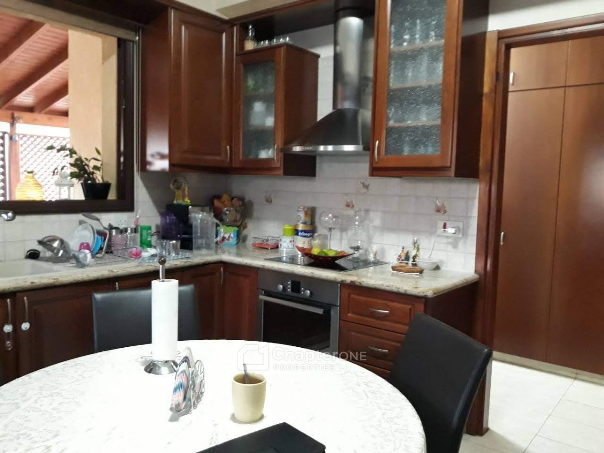 Detached Villa for sale in Empa